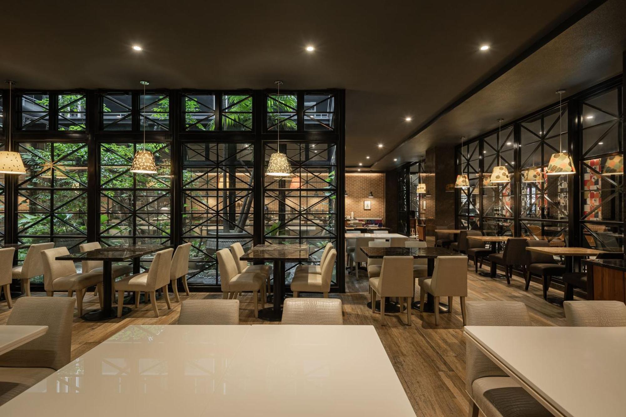 Kindness Hotel-Jue Ming Kaohsiung Buitenkant foto